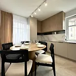 Apartment 1 Maja - Self Check-in 20h - 300m Train Station