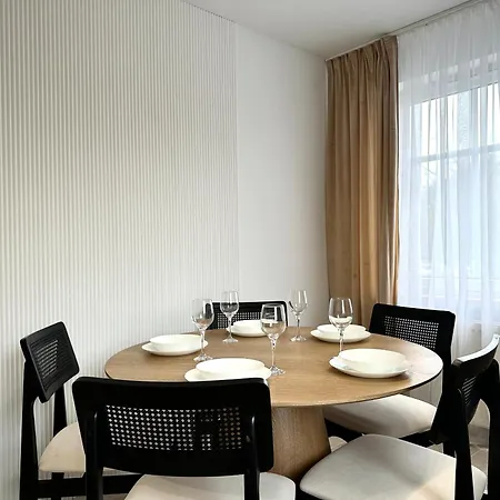 1 Maja - Self Check-in 20h - 300m Train Station * אולאבה