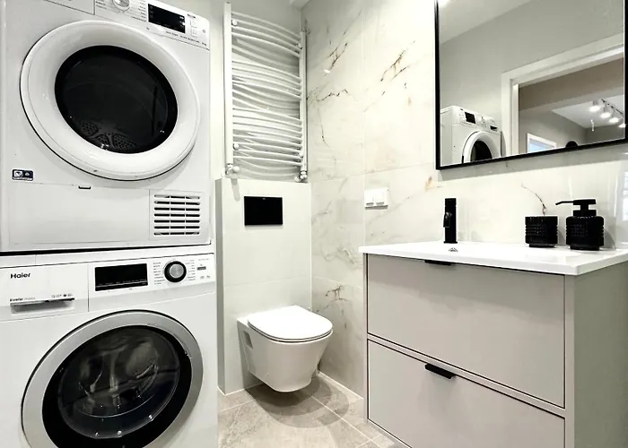 1 Maja - Self Check-in 20h - 300m Train Station דירה